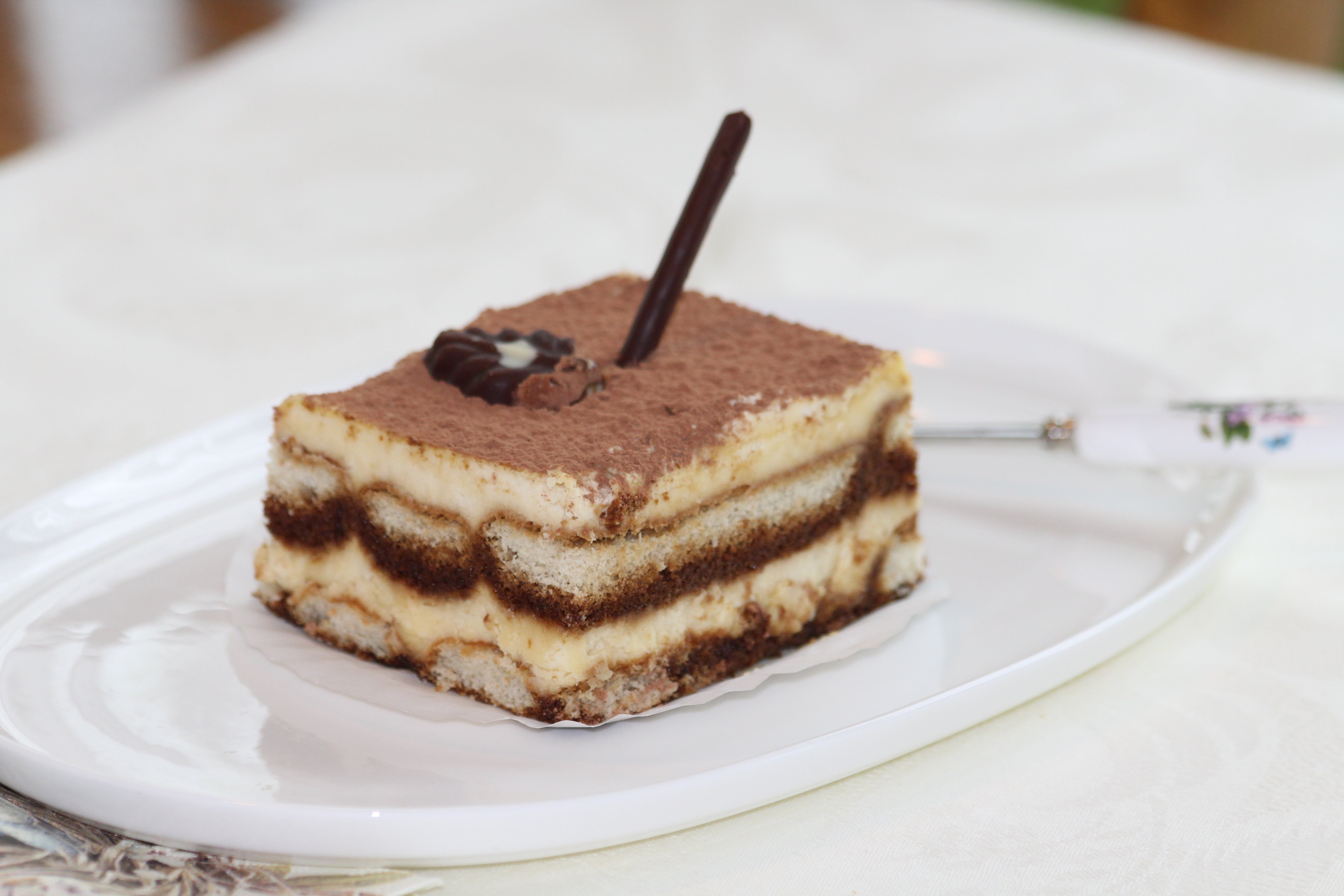 Tiramisu Cake