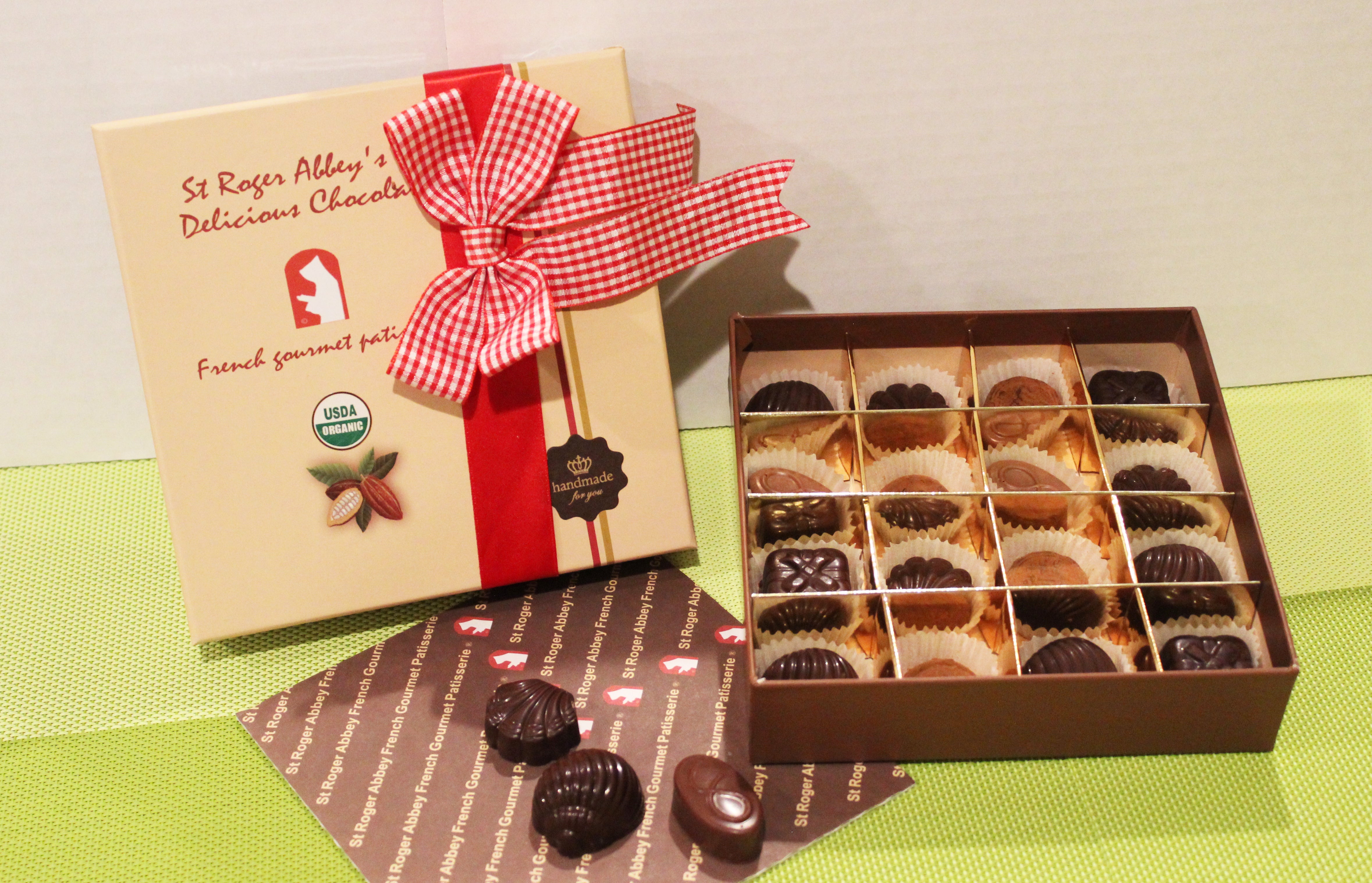 Organic Gourmet Beige Assorted Chocolate box
