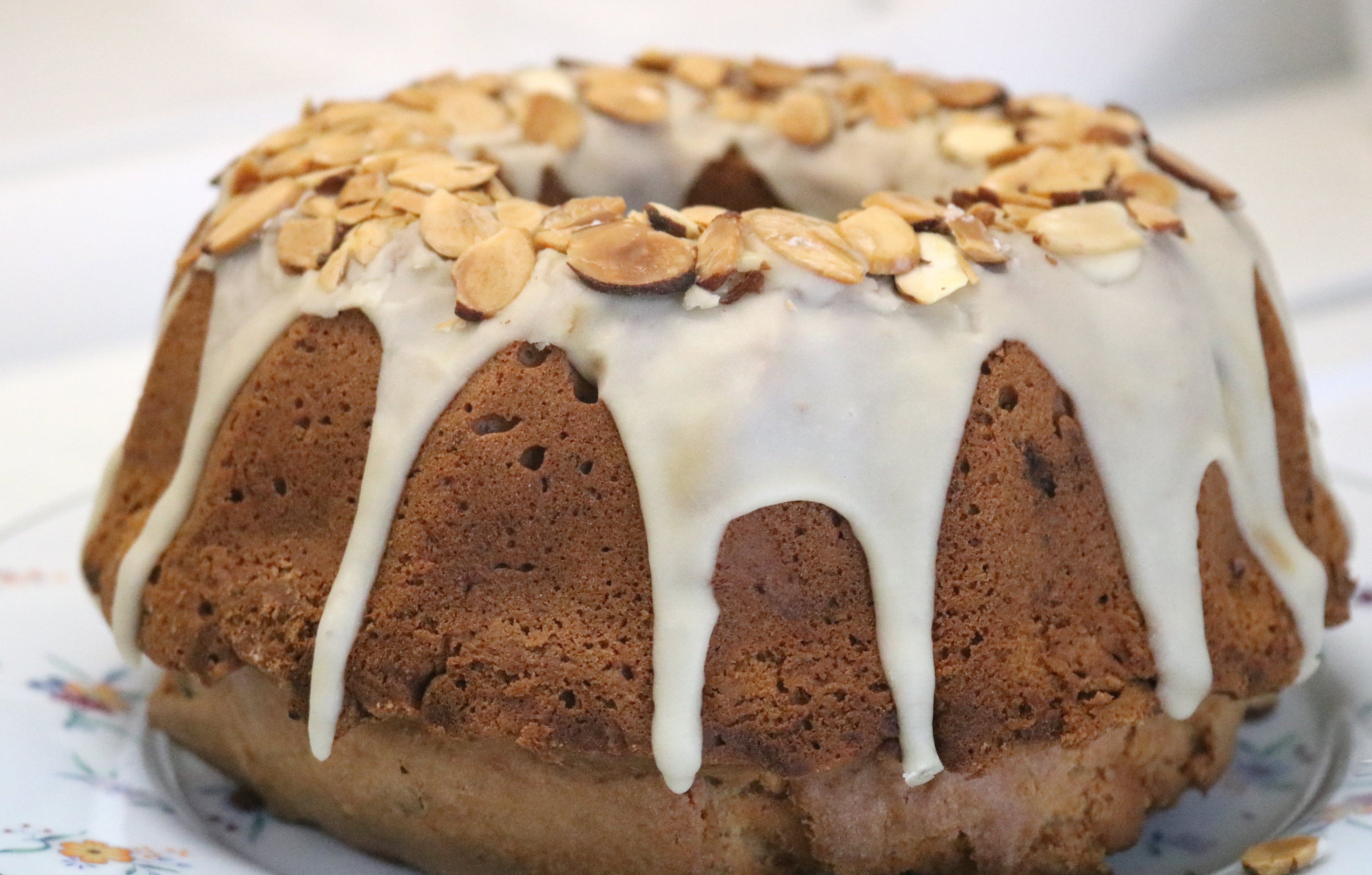 Organic Kouglof with Raisins and Almonds