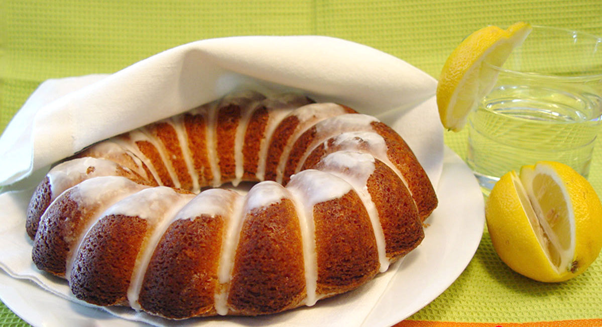 Organic Lemon Crown Cake